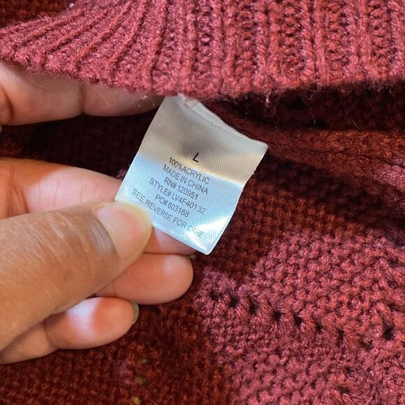 Olive & Oak Diamond Textured Cable Knit Burgandy Sweater - Picture 5 of 7